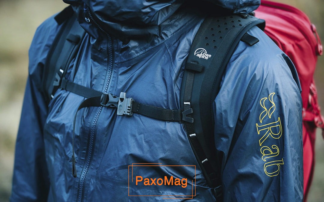 لباس مناسب و ضد آب در سفر