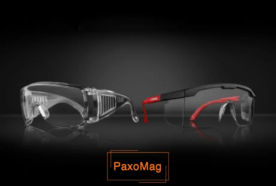 استفاده از تجهیزات ایمنی در کار با چکش